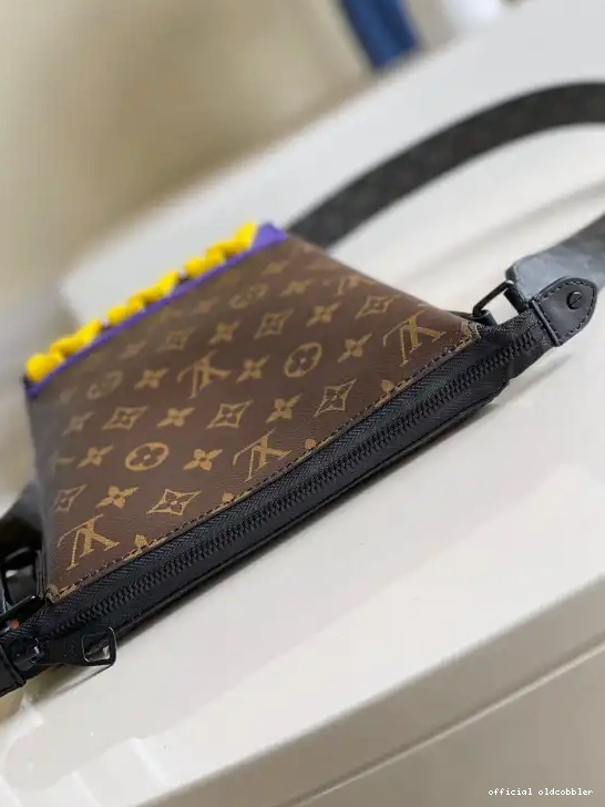 Official oldcobbler LOUIS MESSENGER VUITTON CRUISER 0523